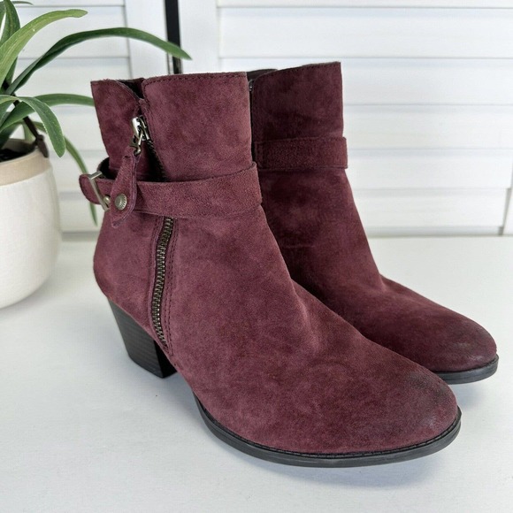 Earth Shoes Royal Ankle Boots Wine Red Ankle Zip Burnished Stacked Heel Size 7B - Picture 2 of 10